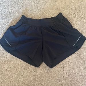 black lululemon low rise hotty hot shorts